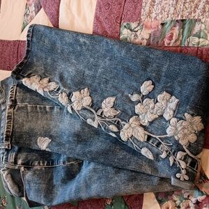 Very nice Chico's Embroidered Denim Jeggings Size 1.5